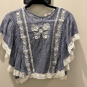 Melrose and Market Top in Medium